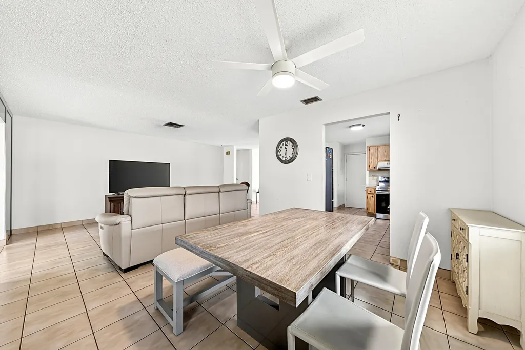 6061 Stanley Lane Delray Beach FL 33484
