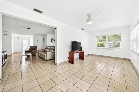 6061 Stanley Lane Delray Beach FL 33484