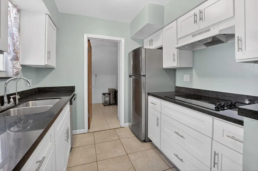 144 NW 9th Avenue Delray Beach FL 33444