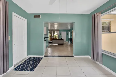 144 NW 9th Avenue Delray Beach FL 33444