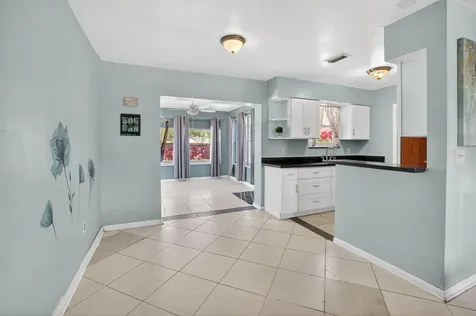 144 NW 9th Avenue Delray Beach FL 33444