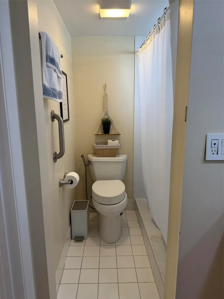 9230 Lagoon Place N Davie FL 33324