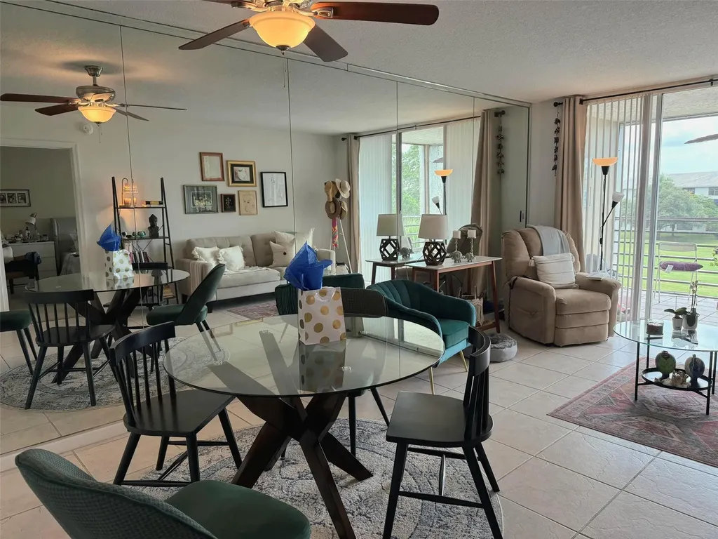 9230 Lagoon Place N Davie FL 33324