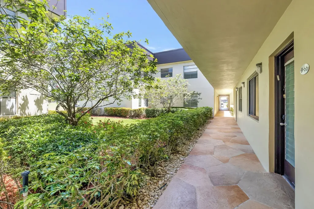 66 Capri B Delray Beach FL 33484