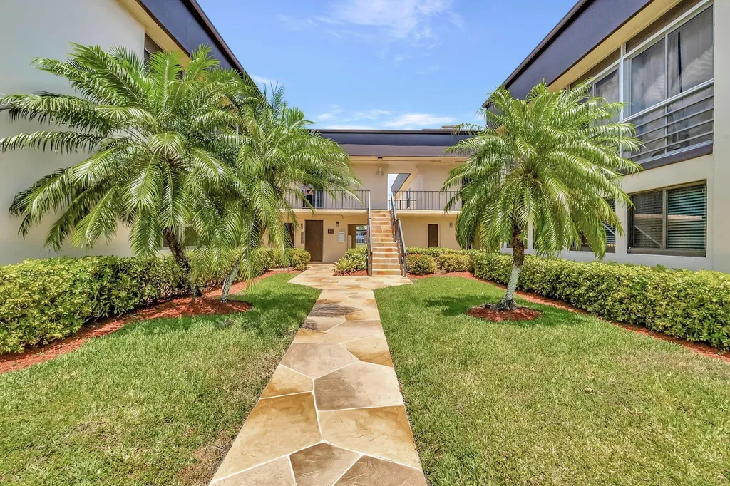 66 Capri B Delray Beach FL 33484