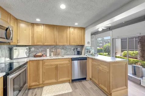 66 Capri B Delray Beach FL 33484