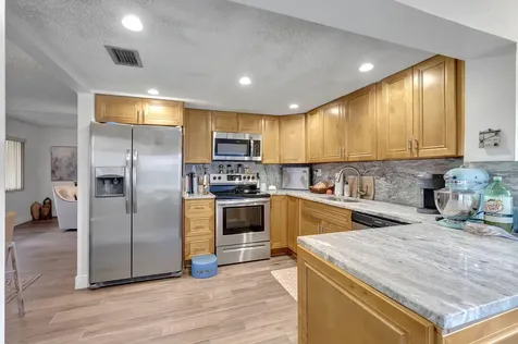 66 Capri B Delray Beach FL 33484