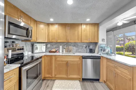 66 Capri B Delray Beach FL 33484