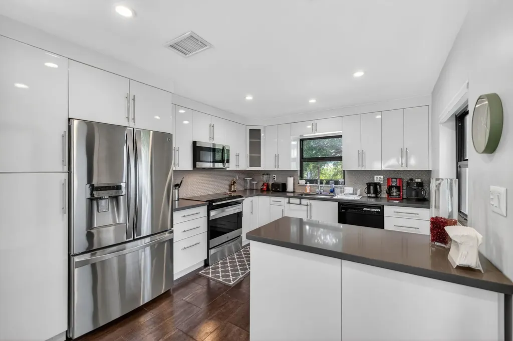 3250 NE 12th Street NE Pompano Beach FL 33062