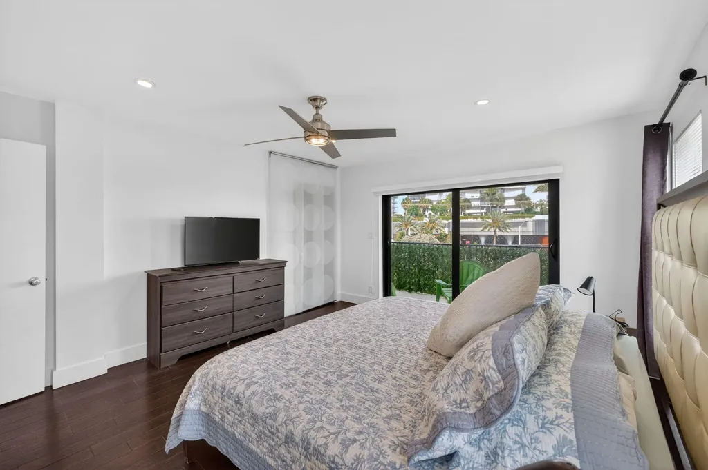 3250 NE 12th Street NE Pompano Beach FL 33062
