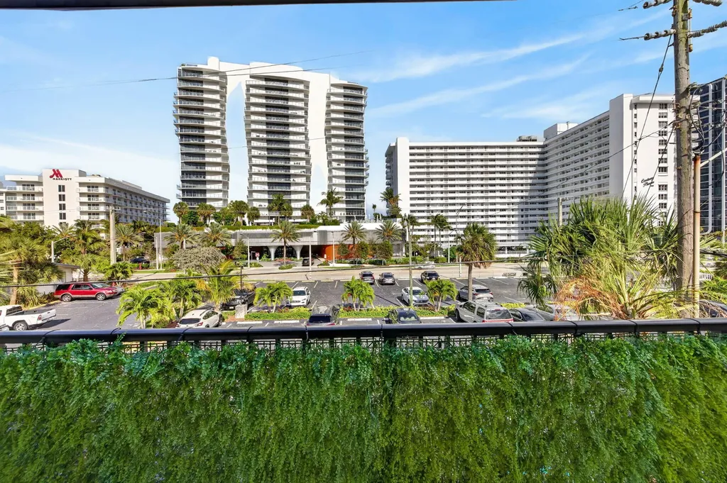 3250 NE 12th Street NE Pompano Beach FL 33062