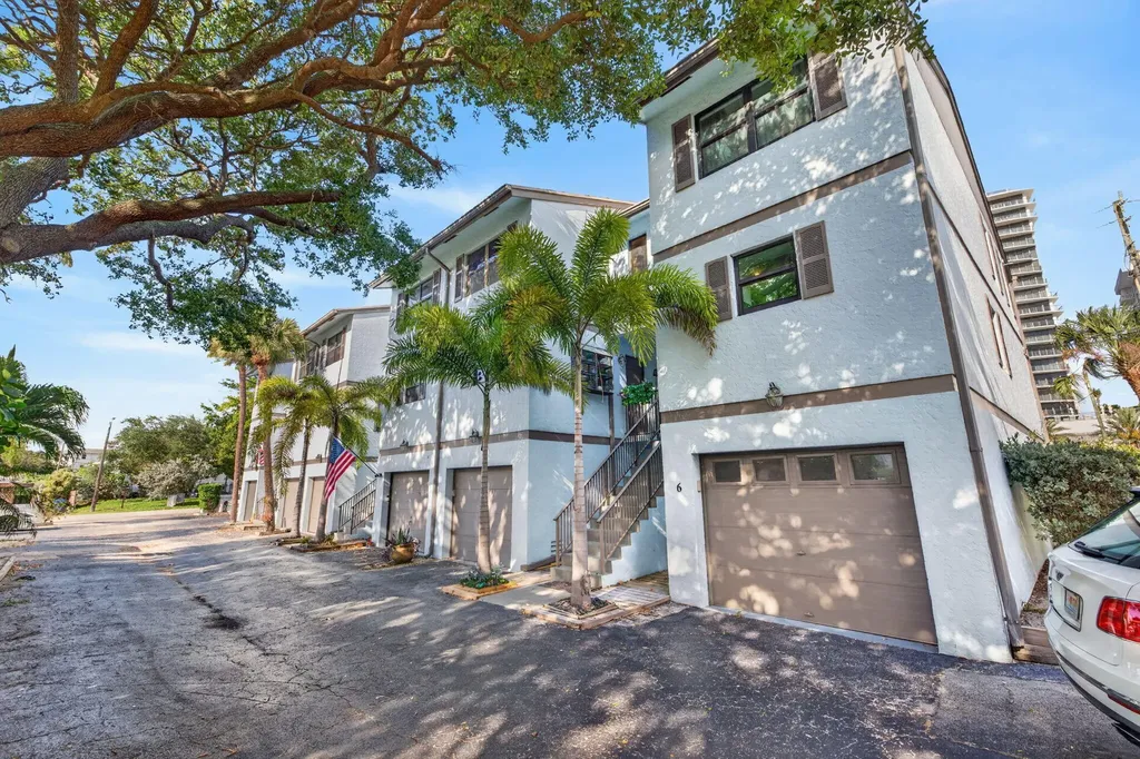 3250 NE 12th Street NE Pompano Beach FL 33062