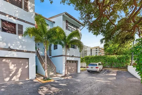 3250 NE 12th Street NE Pompano Beach FL 33062