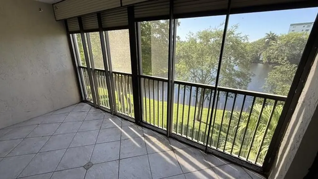 2238 N Cypress Bend Drive Pompano Beach FL 33069