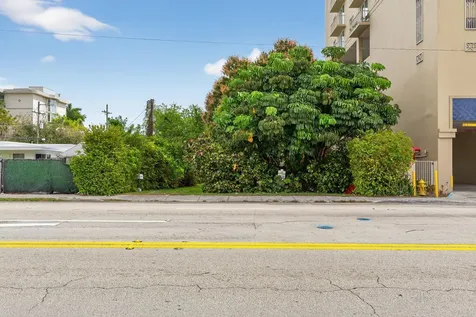 975 SW 37th Avenue Miami FL 33135