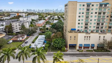975 SW 37th Avenue Miami FL 33135