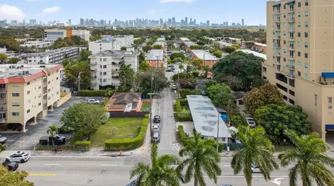 975 SW 37th Avenue Miami FL 33135