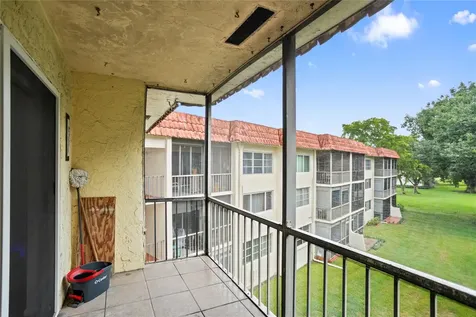 8990 S Hollybrook Boulevard Pembroke Pines FL 33025