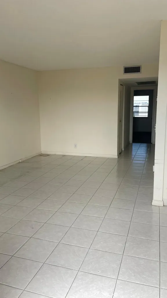 4022 Hythe B Boca Raton FL 33434