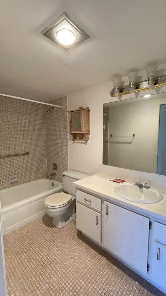 4022 Hythe B Boca Raton FL 33434