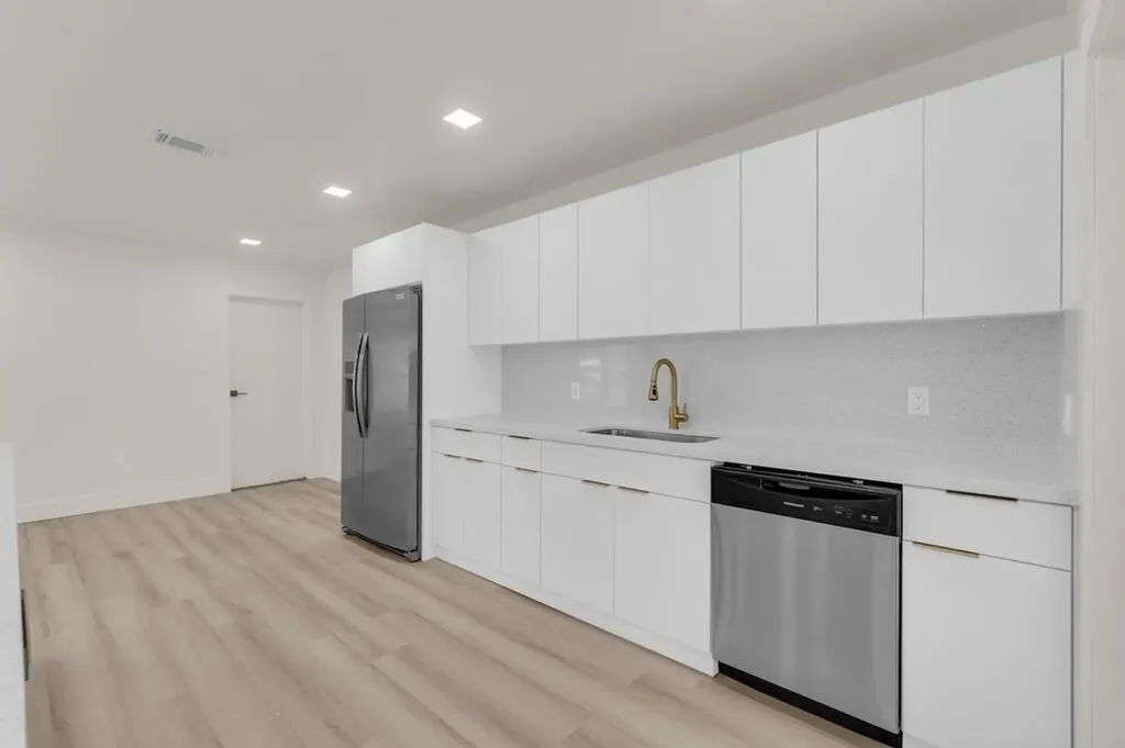 8431 NW 27th Place Sunrise FL 33322