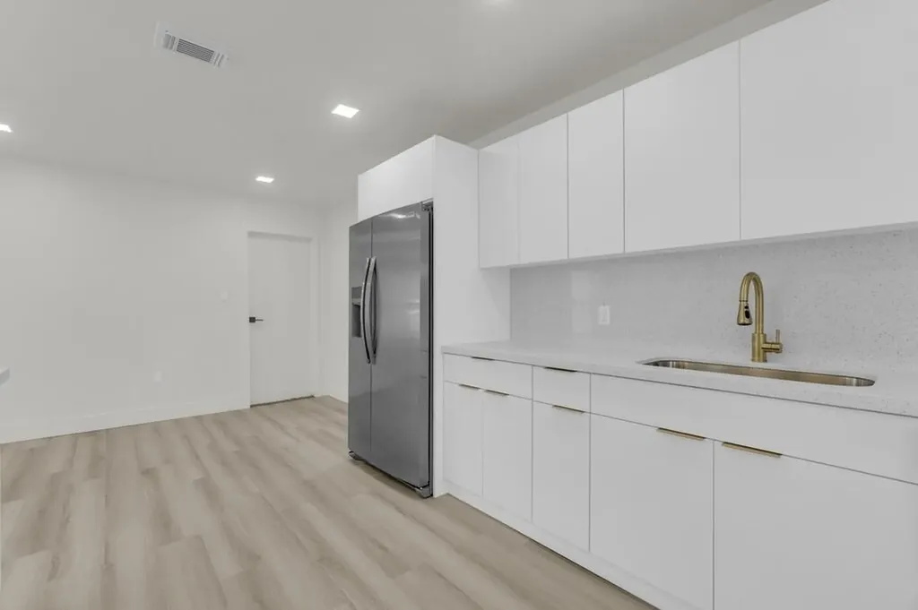 8431 NW 27th Place Sunrise FL 33322