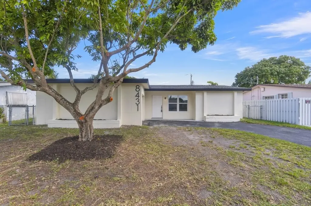 8431 NW 27th Place Sunrise FL 33322