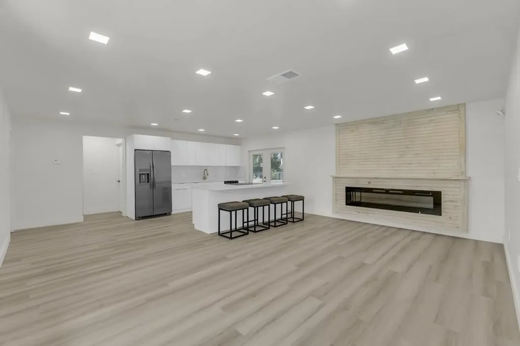 8431 NW 27th Place Sunrise FL 33322