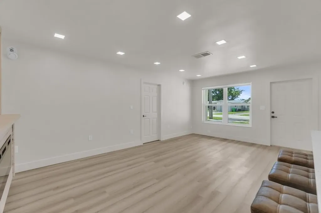 8431 NW 27th Place Sunrise FL 33322