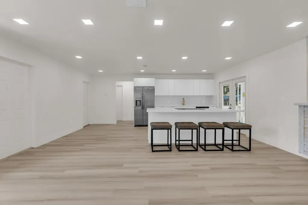 8431 NW 27th Place Sunrise FL 33322