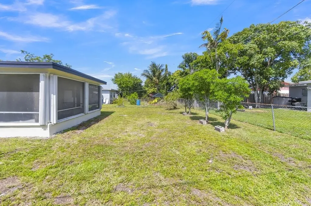 8431 NW 27th Place Sunrise FL 33322