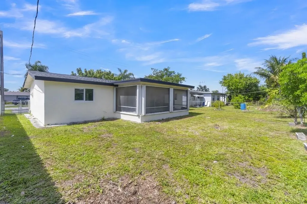 8431 NW 27th Place Sunrise FL 33322