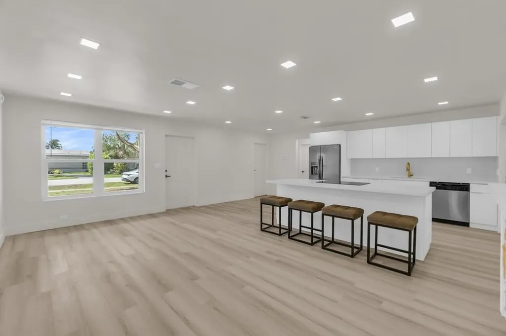 8431 NW 27th Place Sunrise FL 33322