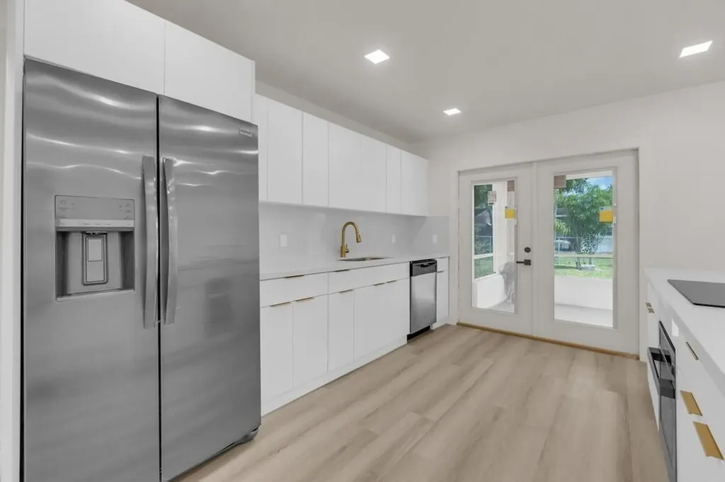 8431 NW 27th Place Sunrise FL 33322