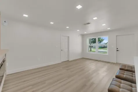 8431 NW 27th Place Sunrise FL 33322