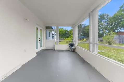 8431 NW 27th Place Sunrise FL 33322