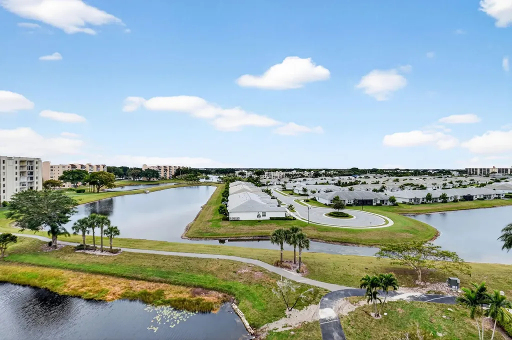 6866 Huntington Lane Delray Beach FL 33446