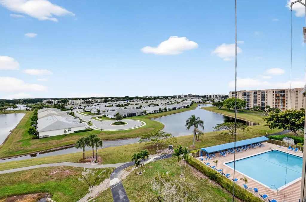 6866 Huntington Lane Delray Beach FL 33446
