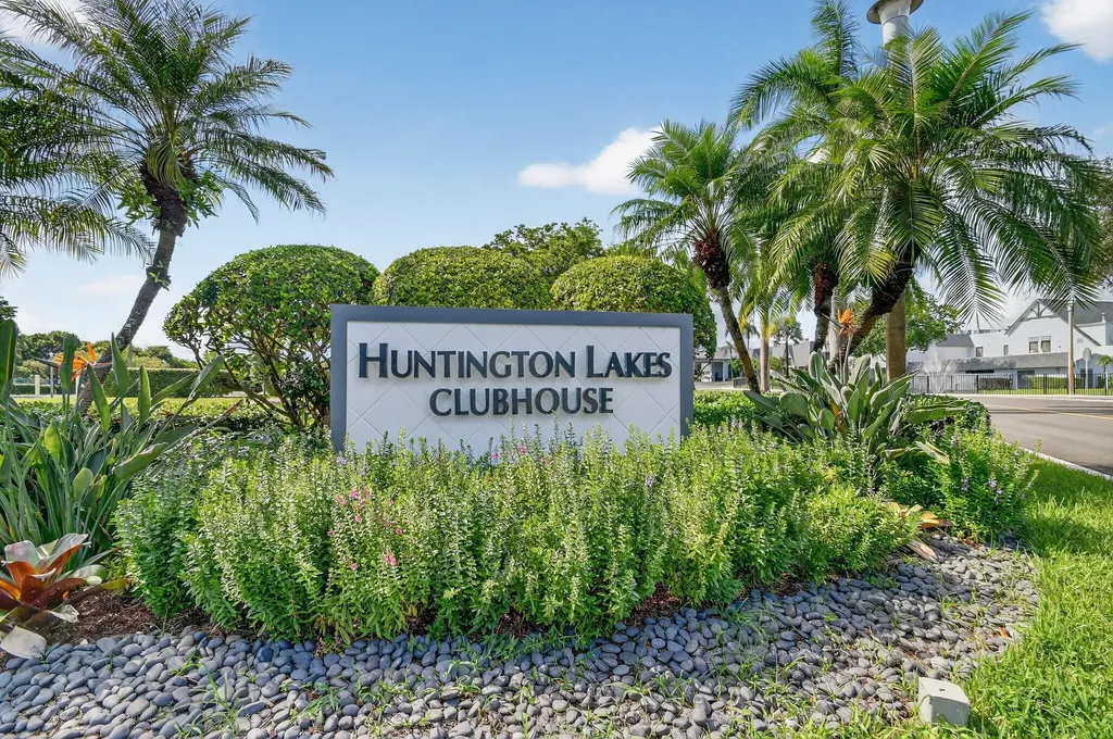 6866 Huntington Lane Delray Beach FL 33446
