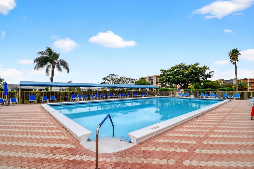 6866 Huntington Lane Delray Beach FL 33446