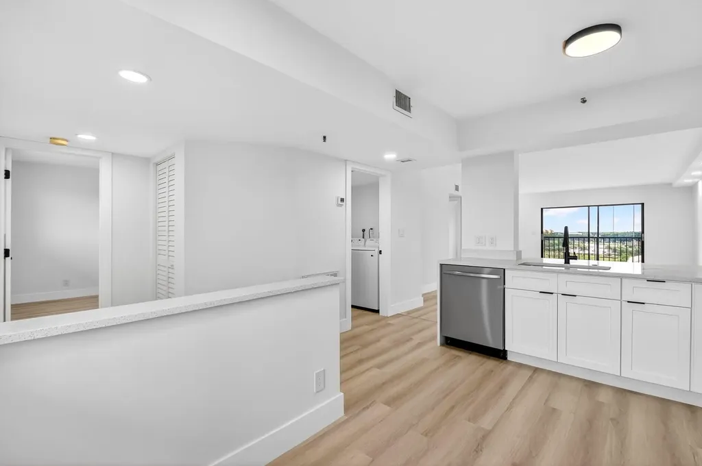 6866 Huntington Lane Delray Beach FL 33446