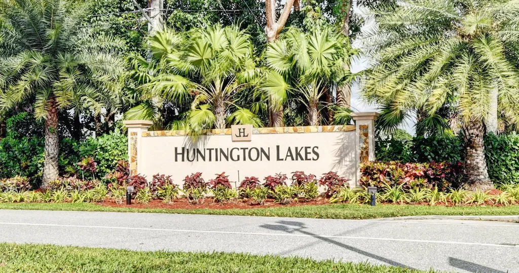 6866 Huntington Lane Delray Beach FL 33446