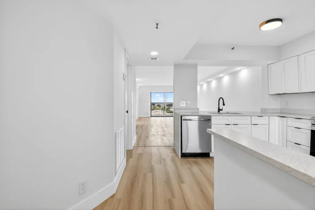6866 Huntington Lane Delray Beach FL 33446