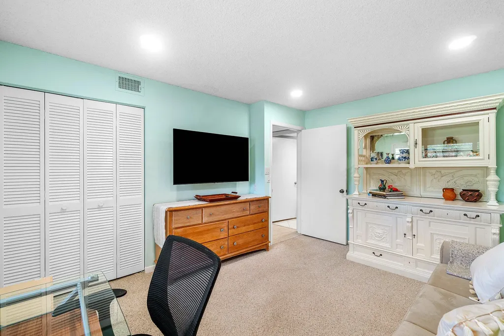 24 Stratford Drive E Boynton Beach FL 33436