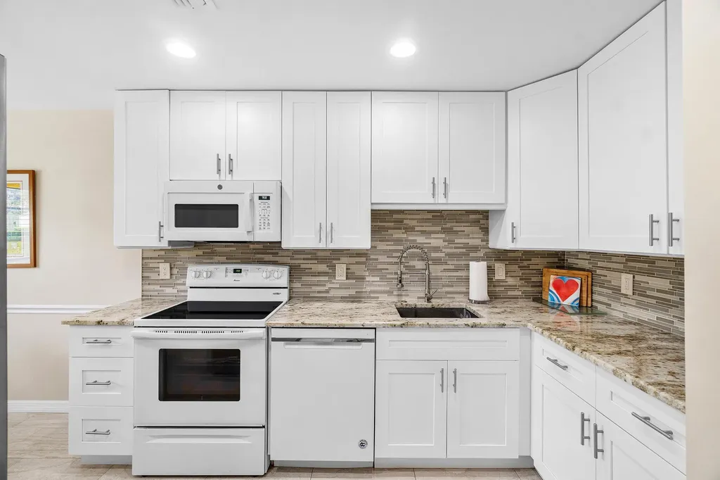 24 Stratford Drive E Boynton Beach FL 33436