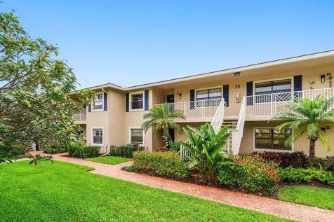 24 Stratford Drive E Boynton Beach FL 33436