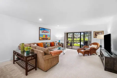 24 Stratford Drive E Boynton Beach FL 33436