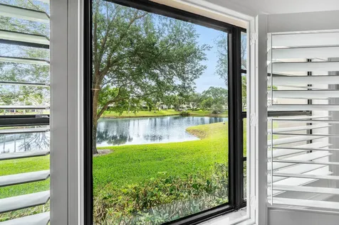 24 Stratford Drive E Boynton Beach FL 33436