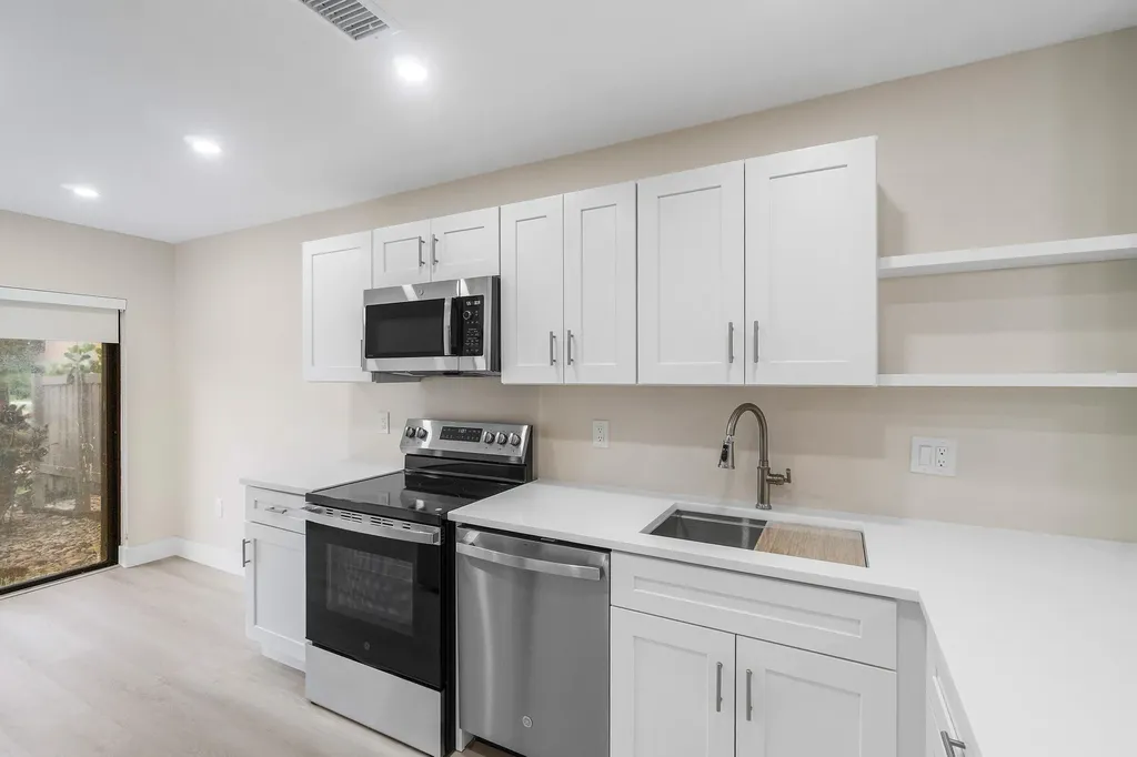 16 Stratford Drive E Boynton Beach FL 33436