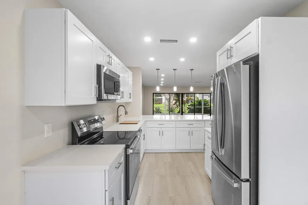 16 Stratford Drive E Boynton Beach FL 33436